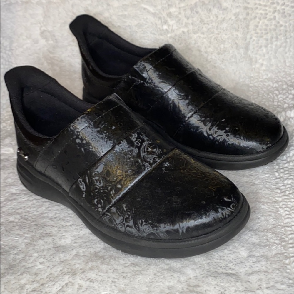 Infinity by Cherokee,Breeze Slip On Athletic Shoe.